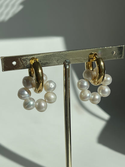 ZHURI PEARL HOOP EARRINGS