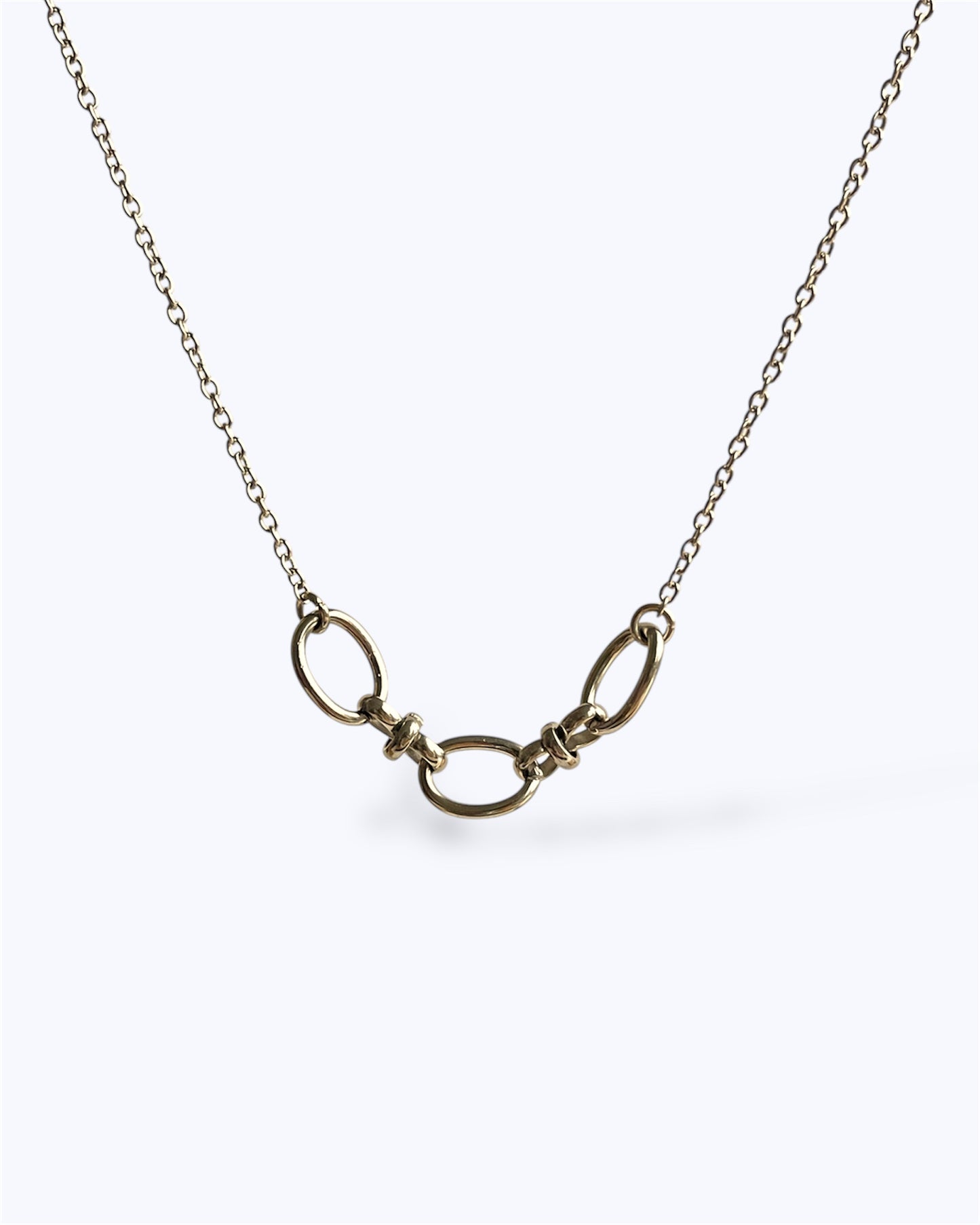 ISABELLA SILVER NECKLACE