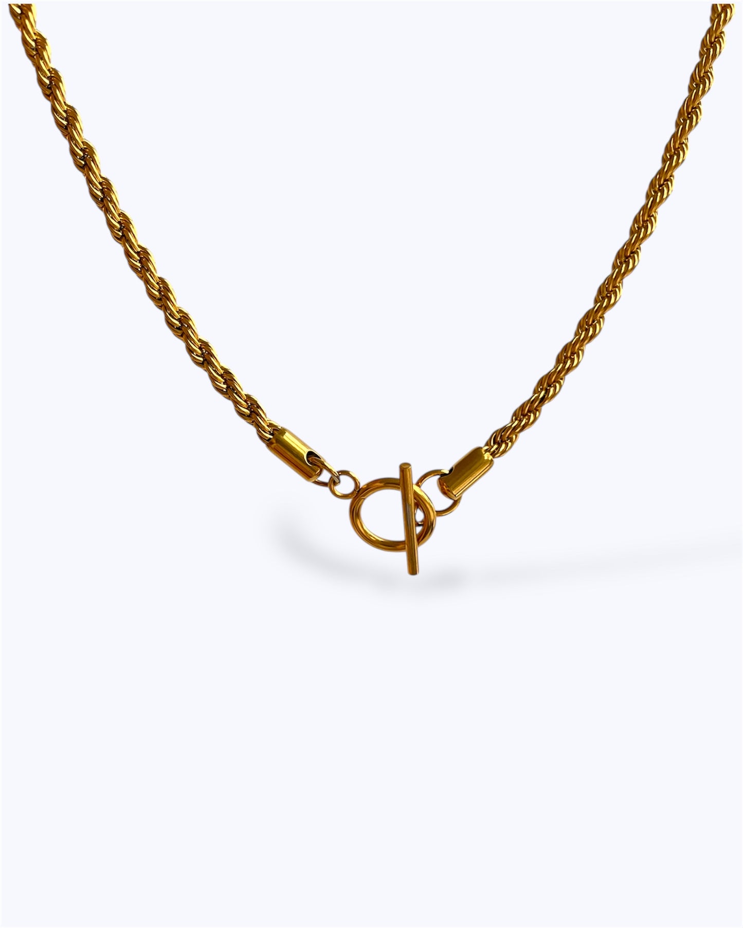 ELIANA TOGGLE NECKLACE