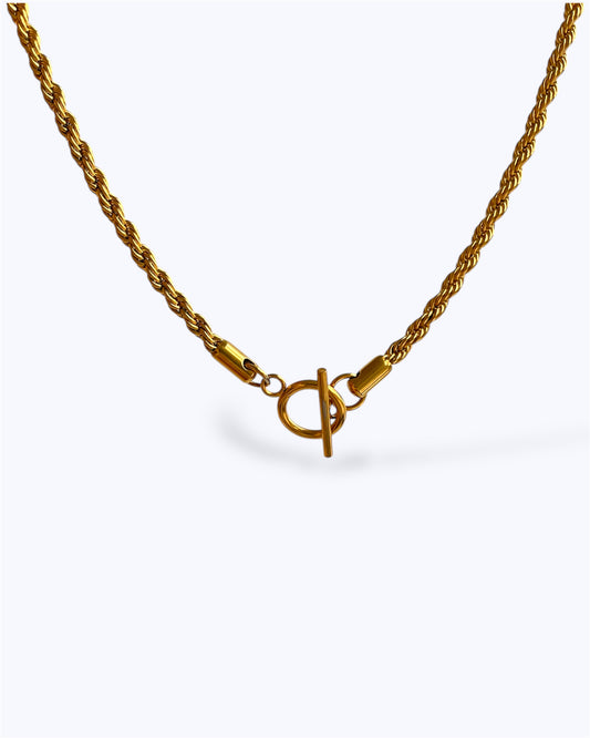 ELIANA TOGGLE NECKLACE