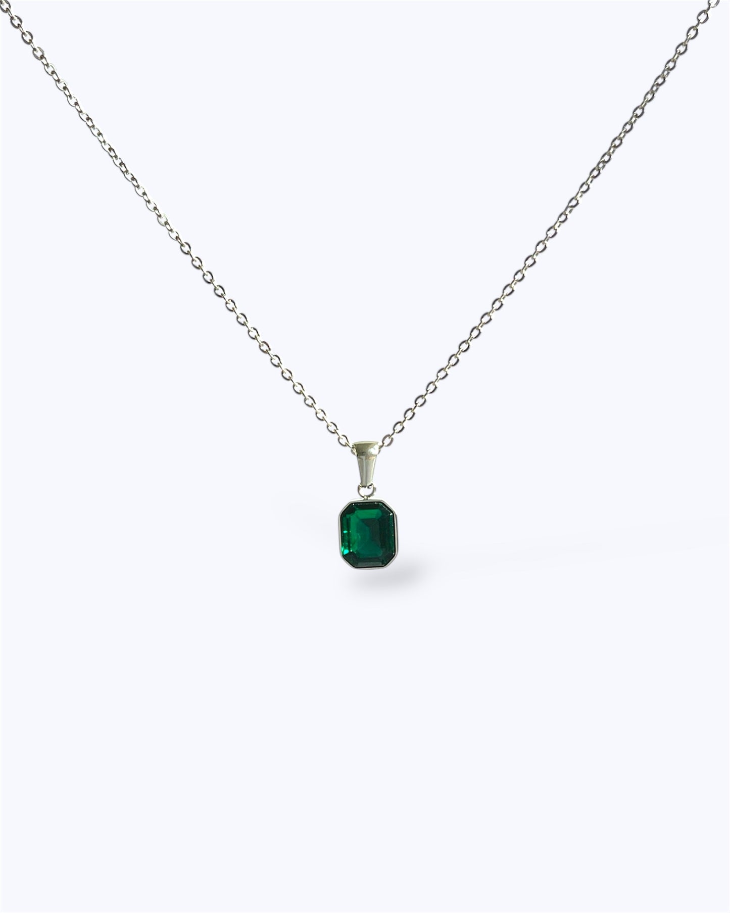 EMERALD SILVER NECKLACE
